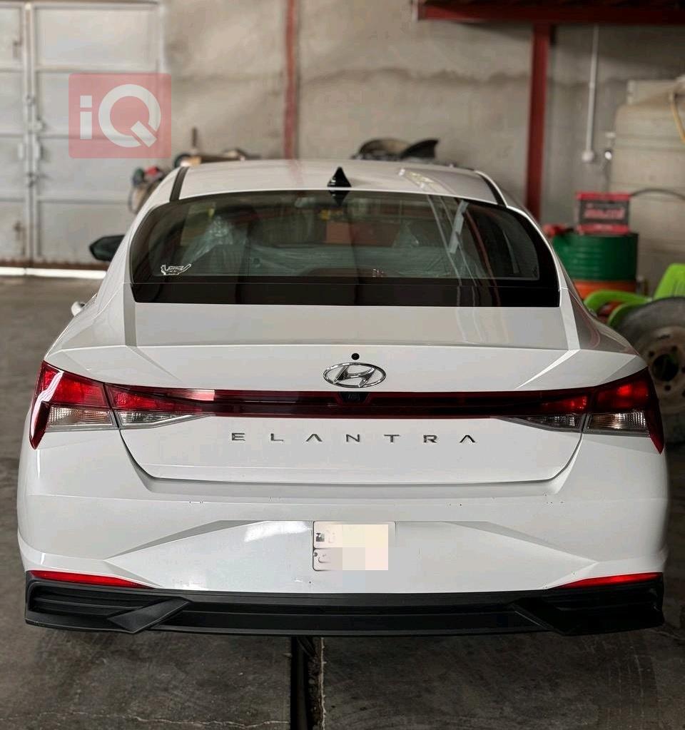 هیۆندای ئەلەنترا